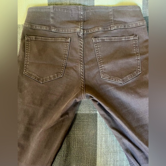 We The Free- Brown jeans bell bottoms, size 27 mid rise, pull on - Picture 6 of 6